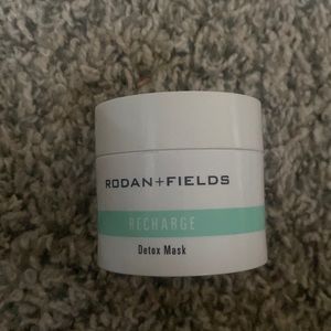 Rodan+Fields RECHARGE Charcoal Detox Mask New